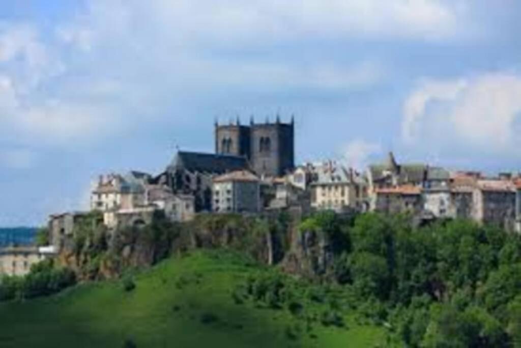 Joli Appartement A Murat Proche Du Lioran Cantal Exterior photo